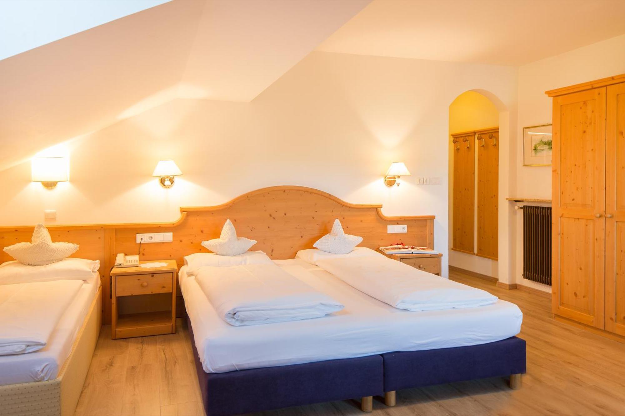 Hotel Krondlhof Brunico Phòng bức ảnh