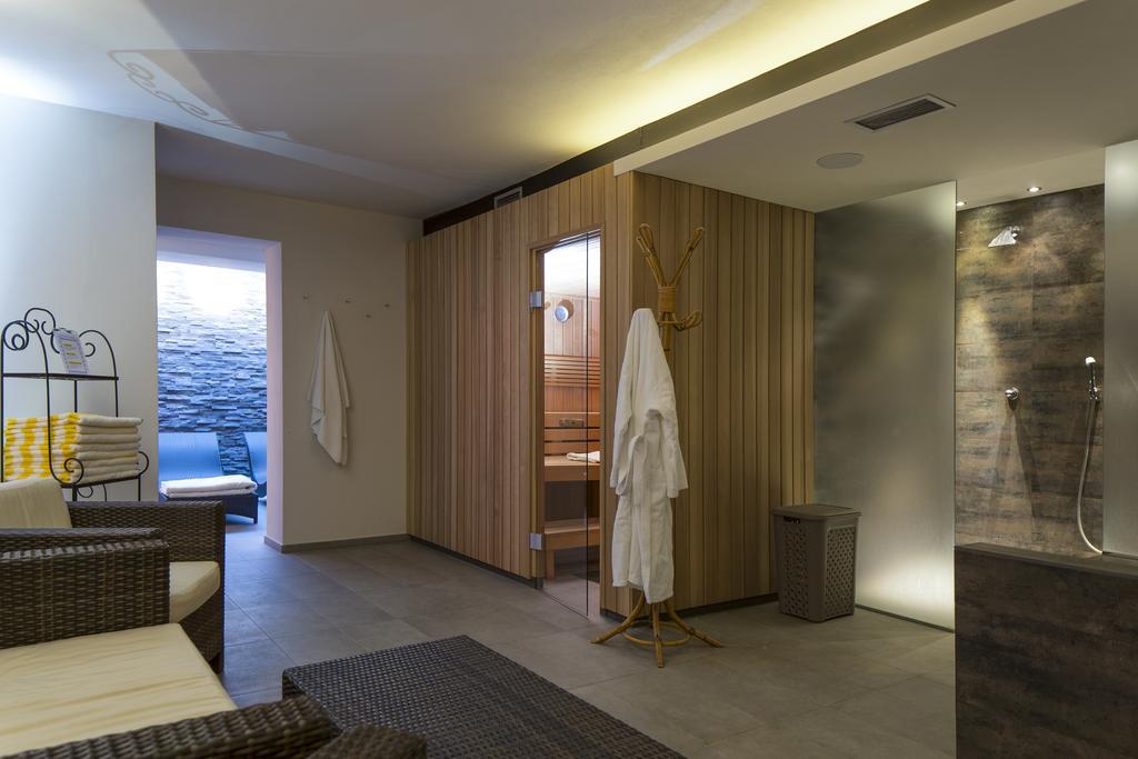 Hotel Krondlhof Brunico Ngoại thất bức ảnh